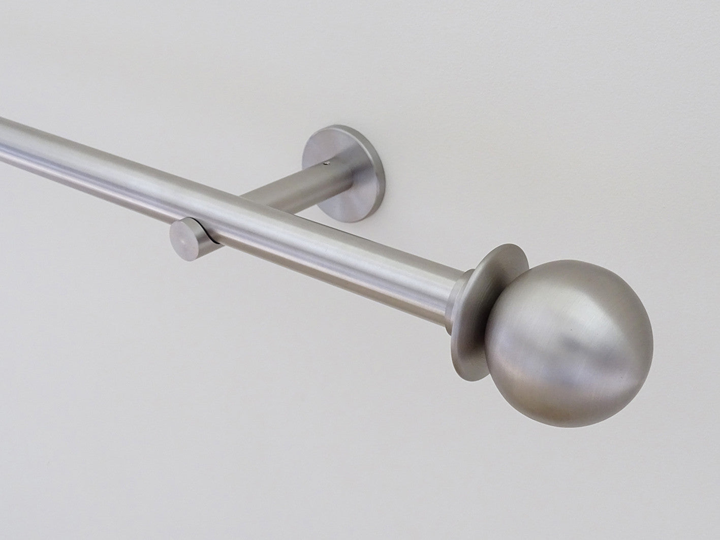 19mm diameter stainless steel curtain pole set with metal ball finials