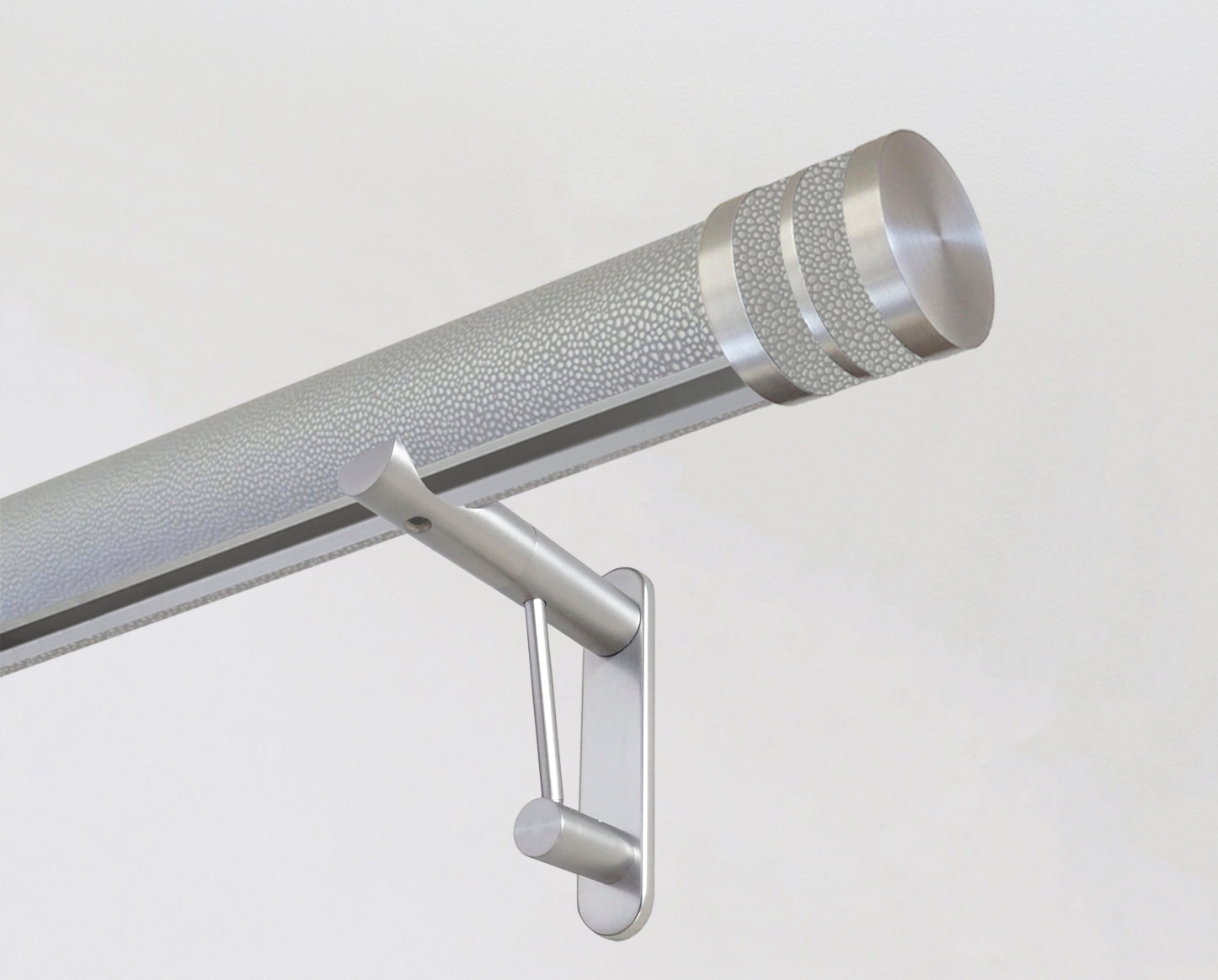 50mm diameter wrapped and tracked pebble pole with wrapped pebble bobbin finials